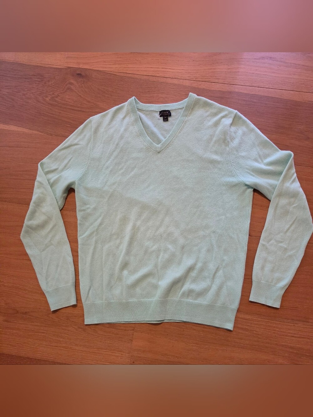 J.Crew Mens 100% Italian Cashmere Mint Green V-Neck Sweater Size Medium